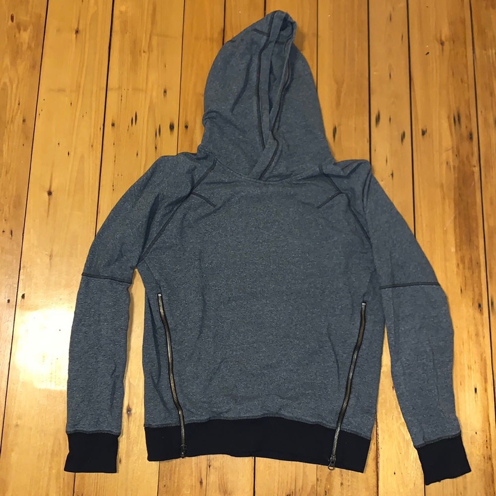 Size 4 lululemon hoodie